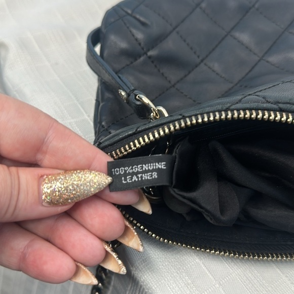 DKNY quilted leather handbag and wallet set. - Picture 11 of 17